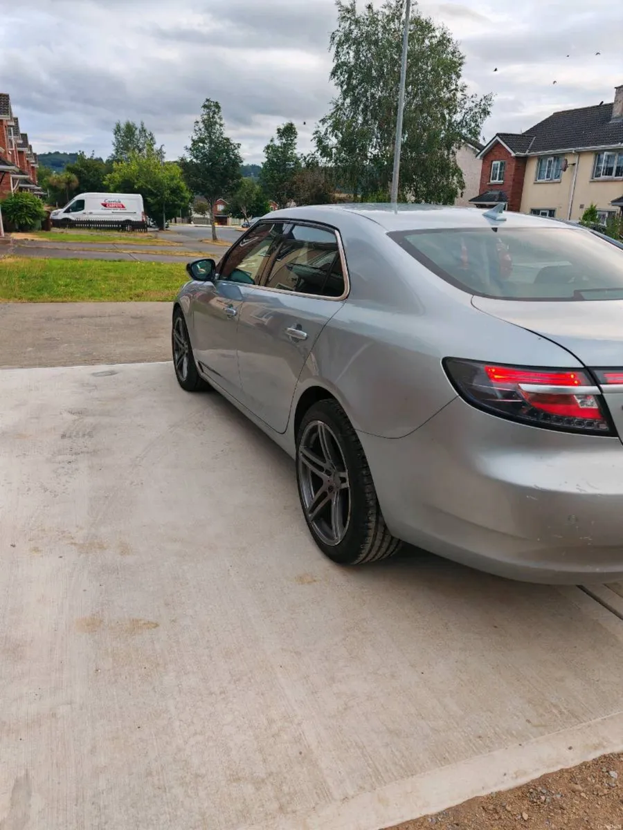 Saab 9-5 Vector - Image 5