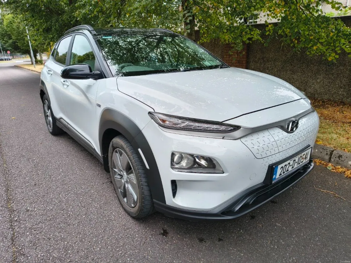 Hyundai KONA 2020 EV 64KW Premium 100% SOH - Image 2
