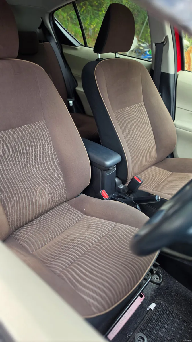 Toyota Aqua 2014 - Image 5