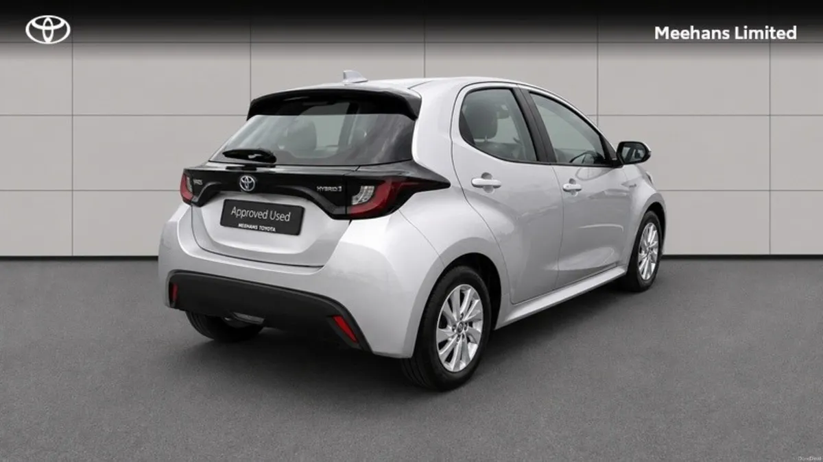 Toyota Yaris Yaris HEV Luna Demo - Image 2