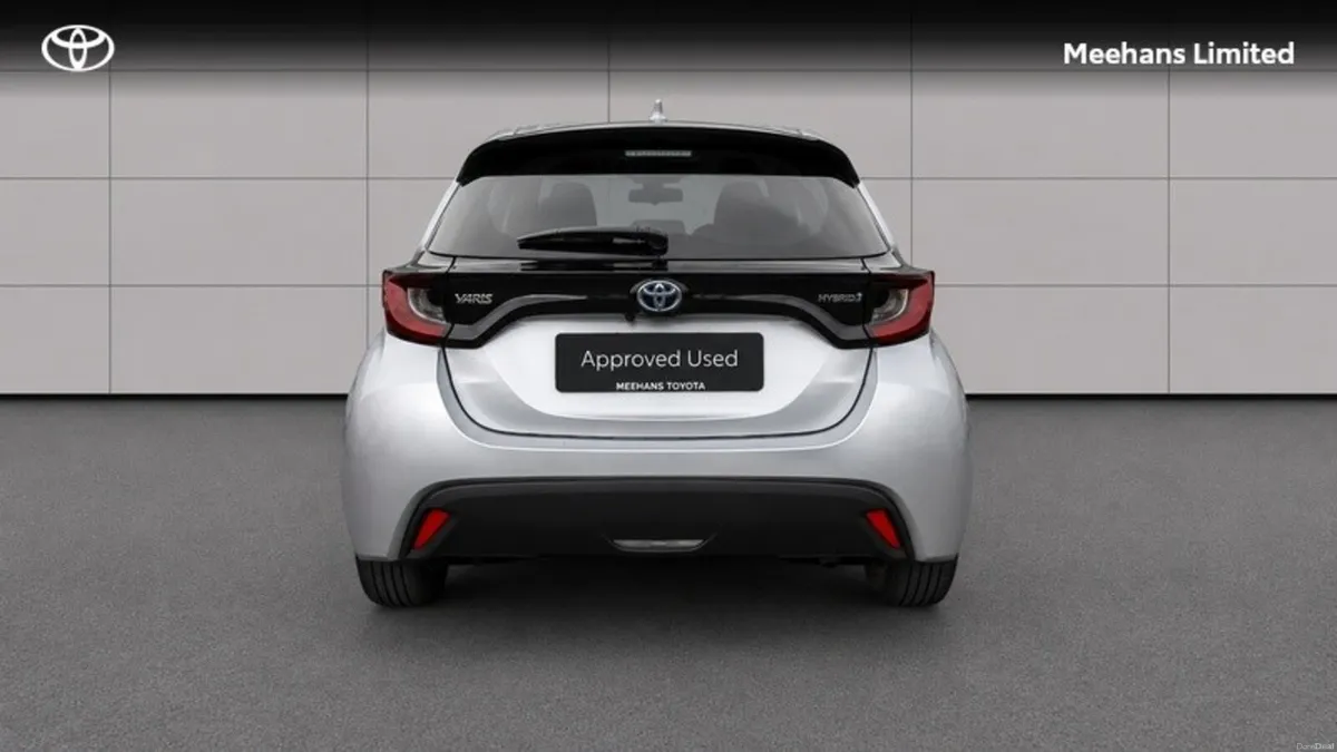 Toyota Yaris Yaris HEV Luna Demo - Image 4