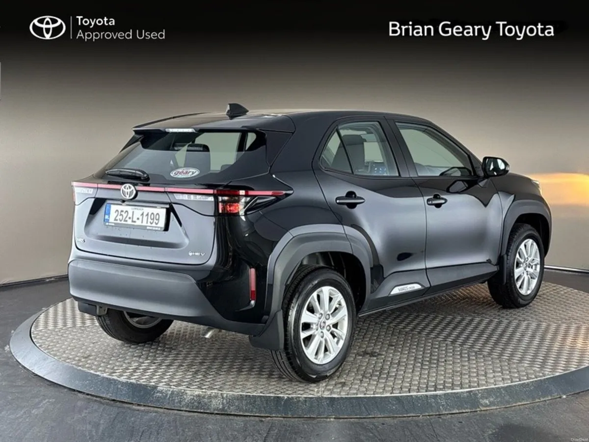 Toyota Yaris Cross HYBRID LUNA - Image 2