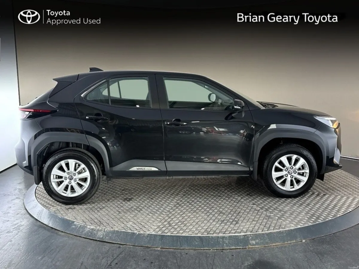 Toyota Yaris Cross HYBRID LUNA - Image 3