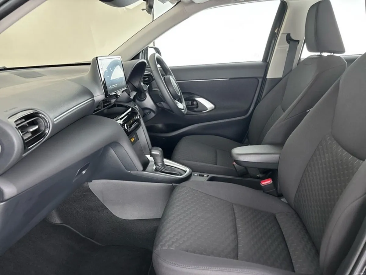 Toyota Yaris Cross HYBRID LUNA - Image 6
