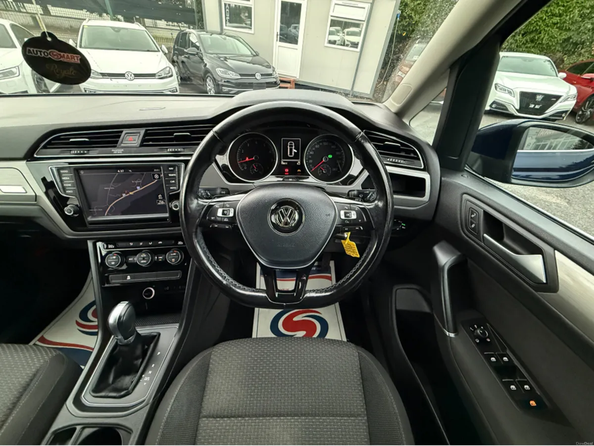 Volkswagen Touran ( 172 REG ) 1.4 TSI AUTO 7 SEATE - Image 5