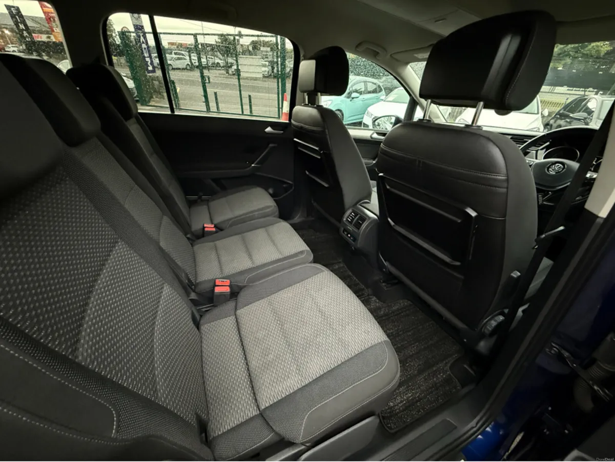 Volkswagen Touran ( 172 REG ) 1.4 TSI AUTO 7 SEATE - Image 6