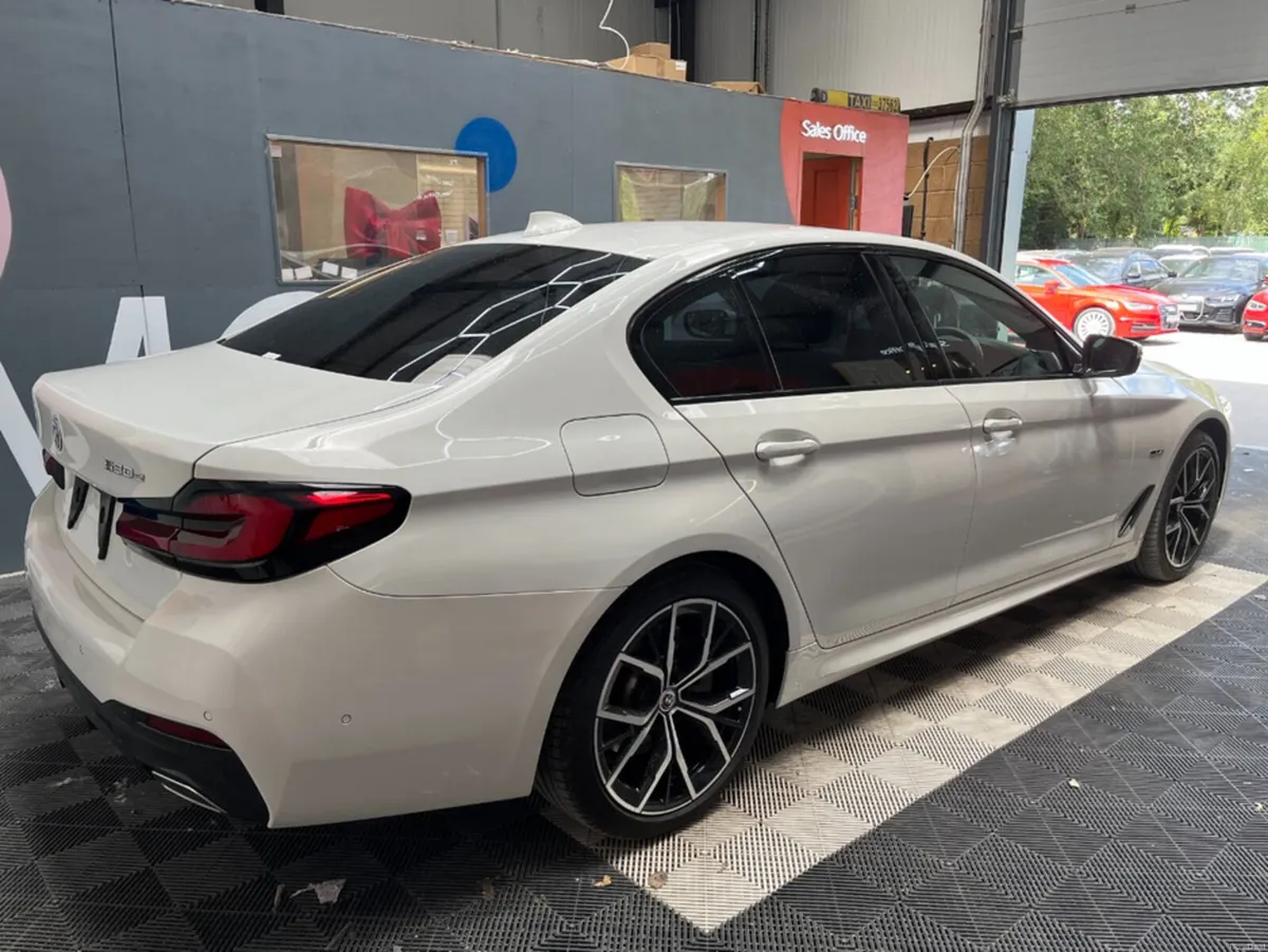 BMW 5-Series 2022 BMW 5 SERIES 4D 530e AUTOMATIC / - Image 2