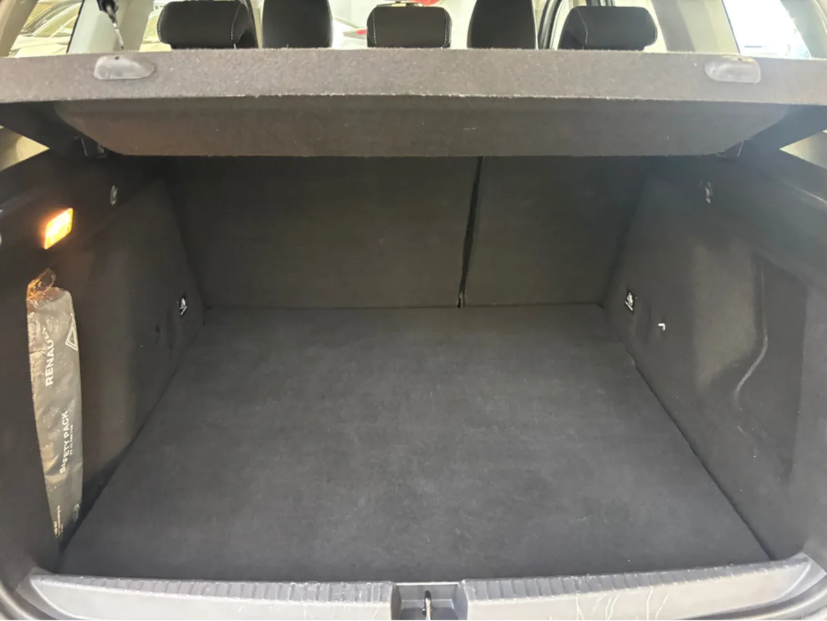 Dacia Duster EXPRESSION BLUE DCI 115 4X2 NB - Image 2