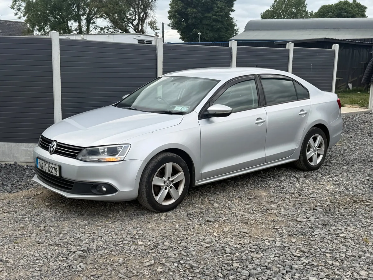 Volkswagen Jetta 2014 - Image 2