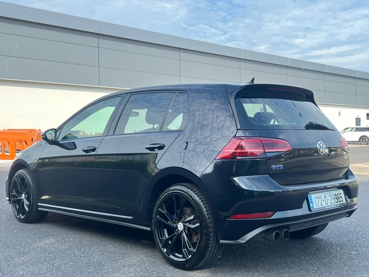 2017 Volkswagen Golf GTE - Image 6