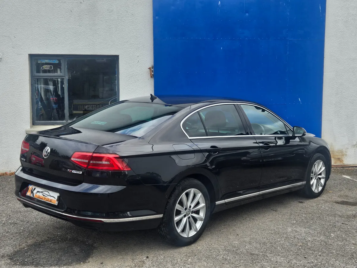 2017 Volkswagen Passat Highline| Low Mileage, 1.6D - Image 3