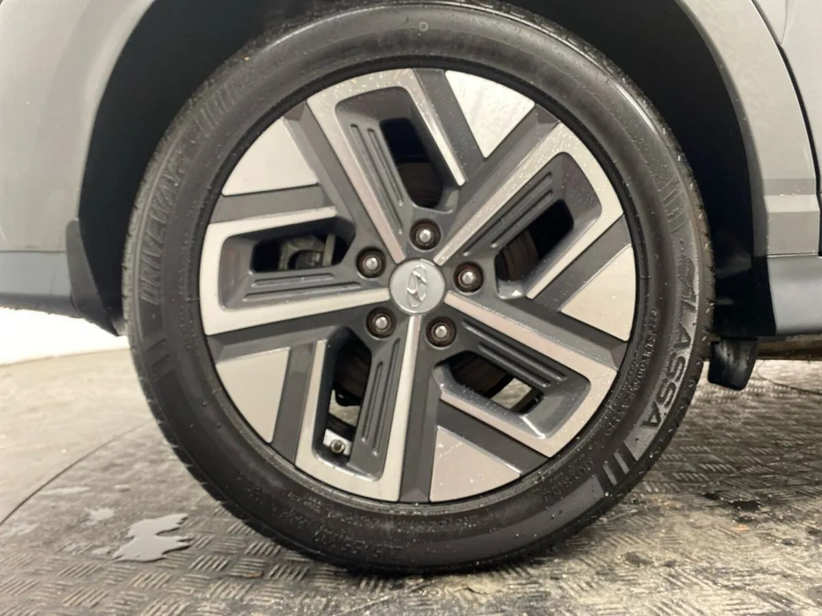 Hyundai KONA Kona EV Executive 39 kWh - Image 5