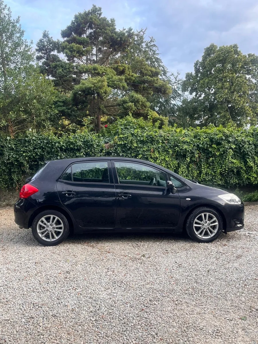 Toyota Auris Only 131,000 KMS NEW NCT 08/2027 - Image 2