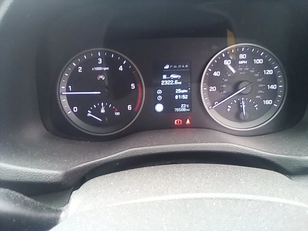 Hyundai Tucson 2016 1.7 crdi low miles one owner. - Image 4