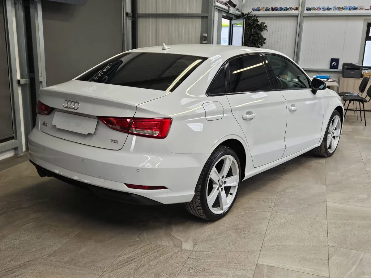 18 AUDI A3 S-LINE 1.6 DIESEL - Image 2