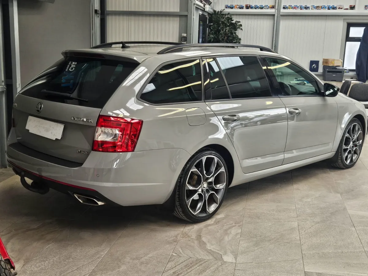 15 SKODA OCTAVIA VRS COMBI - Image 3