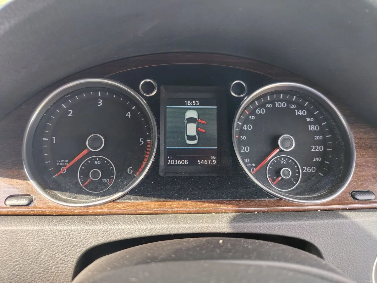 Volkswagen Passat 2013 - Image 3