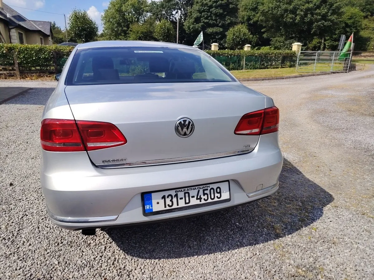 Volkswagen Passat 2013 - Image 6