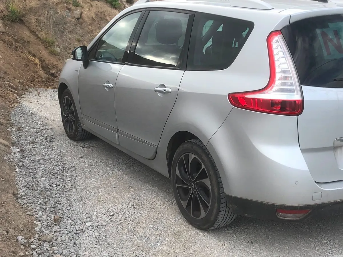 2015 Renault Grand Scenic (Bose Limited Edition) - Image 4
