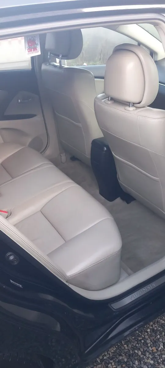 Toyota Avensis estate 2011 - Image 6