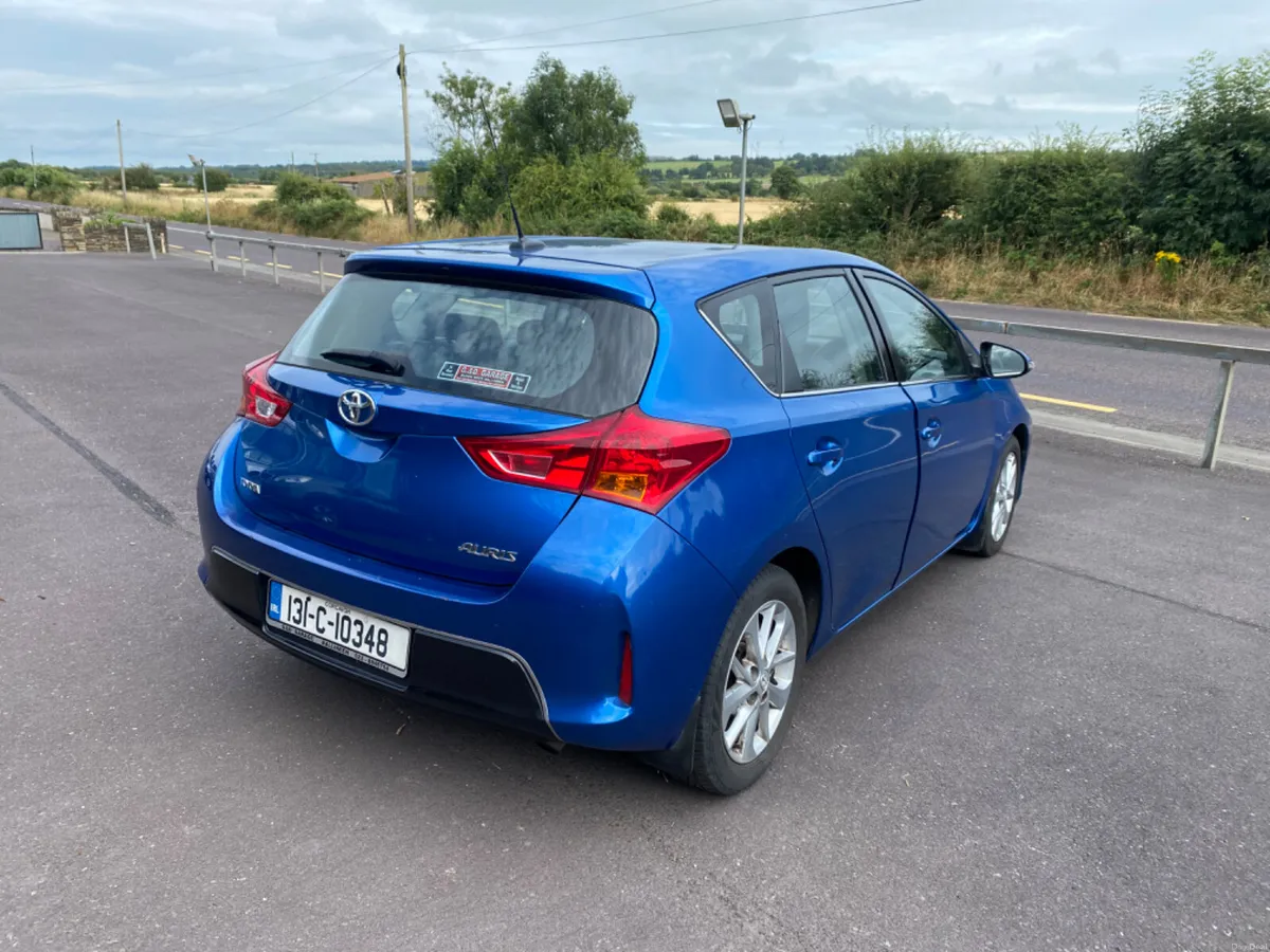 Toyota Auris 2013 - Image 4
