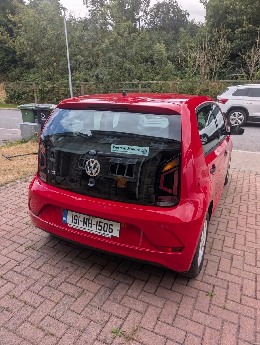Volkswagen Up - Image 4