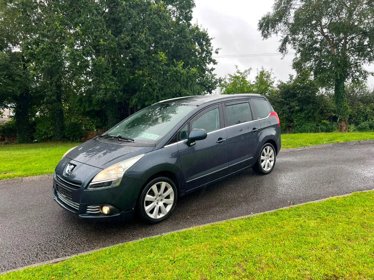 Peugeot 5008 2013 7 seater - Image 1