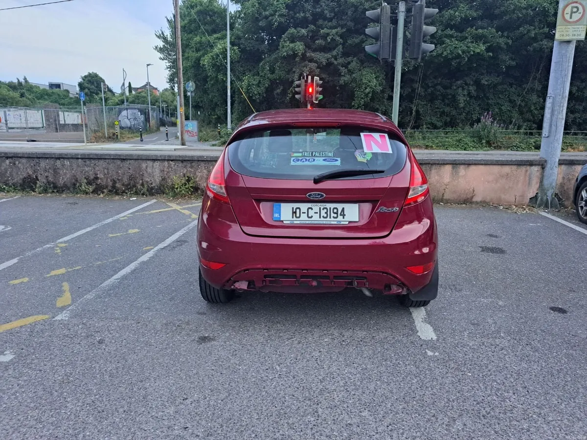 Ford Fiesta 2010 - Image 3