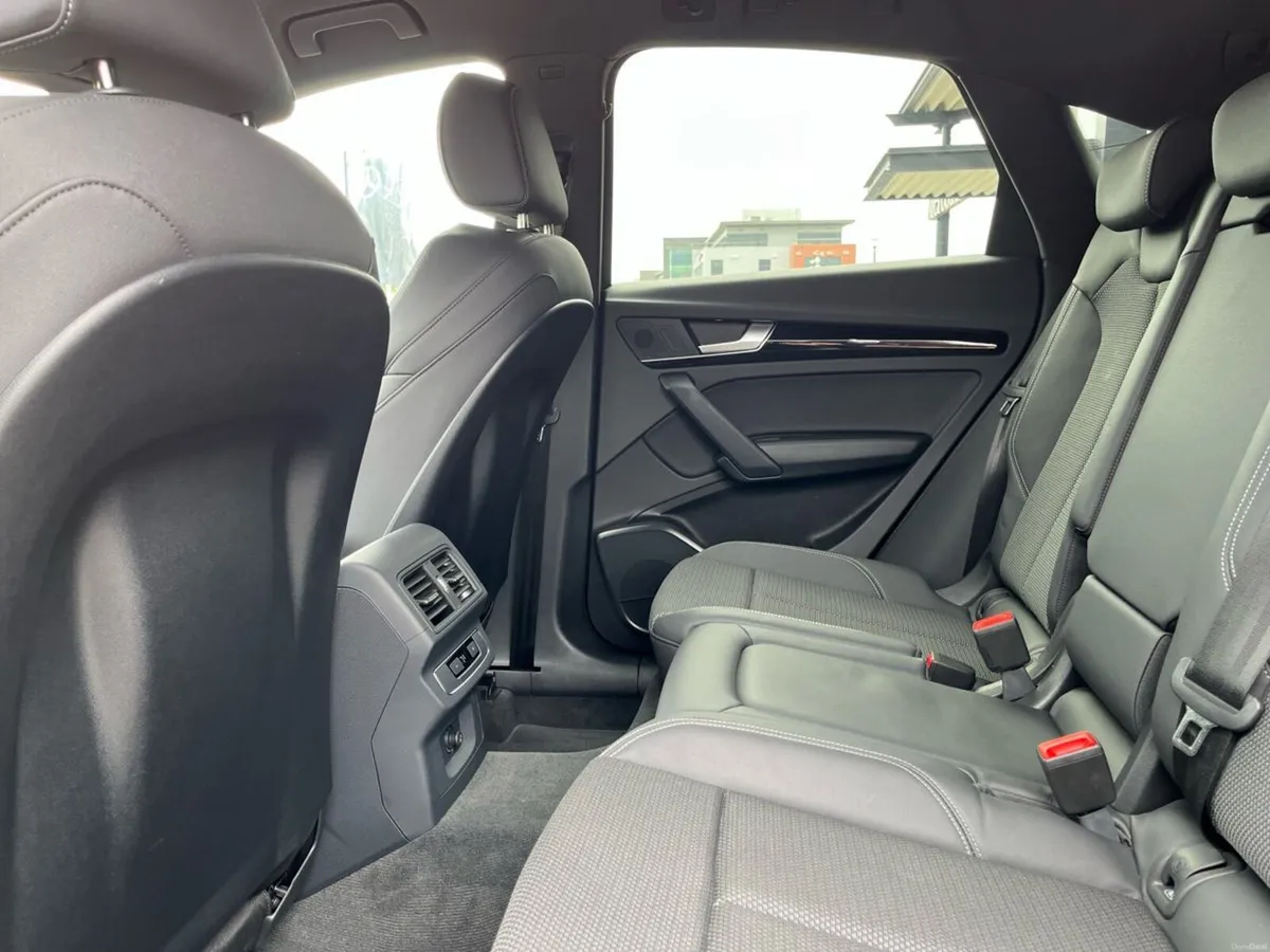 Audi Q5 50 TFSI-e S line QTR 299HP - Image 4