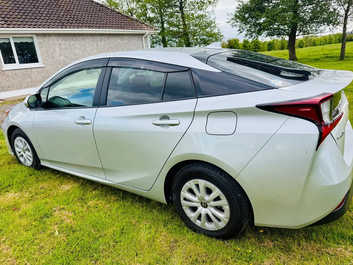 Toyota prius 212 - Image 3