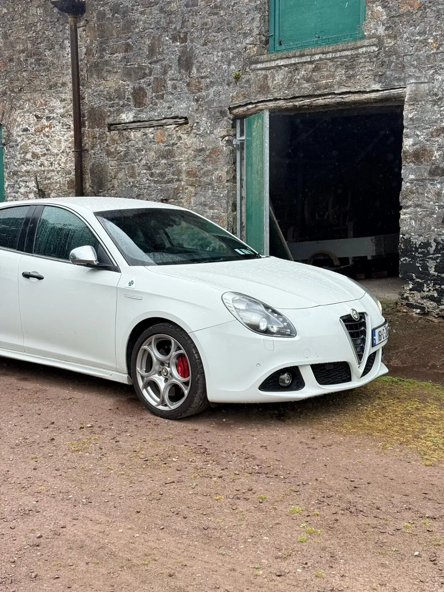 Alfa Romeo Giulietta Quadrofoglio Verde (1750tbi) - Image 1
