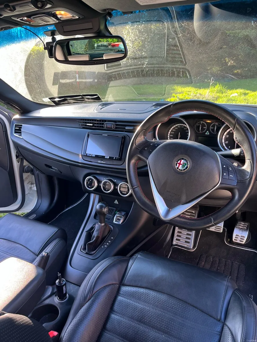 Alfa Romeo Giulietta Quadrifoglio Verde (1750tbi) - Image 5