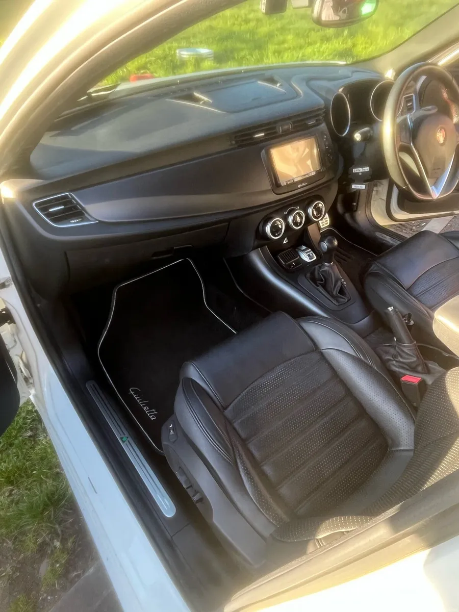Alfa Romeo Giulietta Quadrofoglio Verde (1750tbi) - Image 5