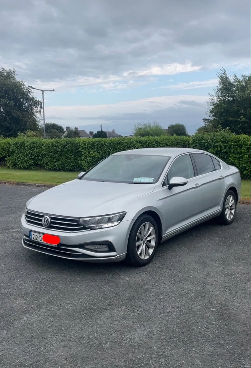 2021 Volkswagen Passat - Image 1