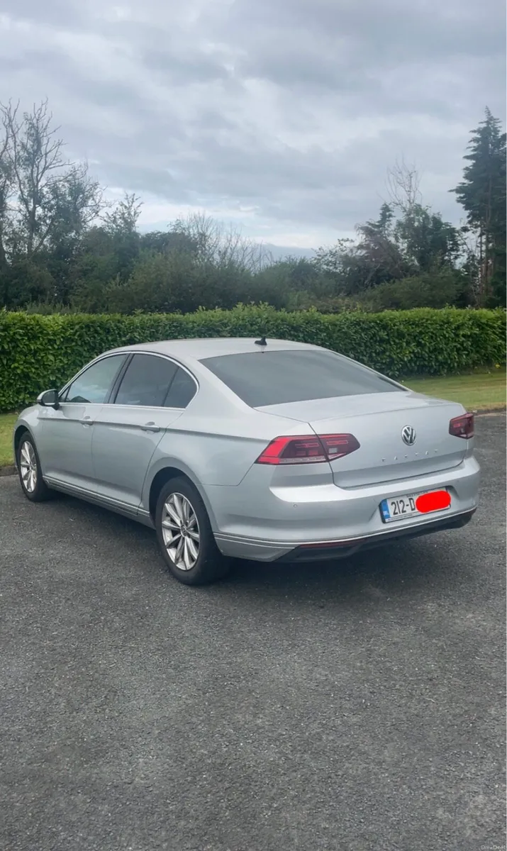 2021 Volkswagen Passat - Image 4