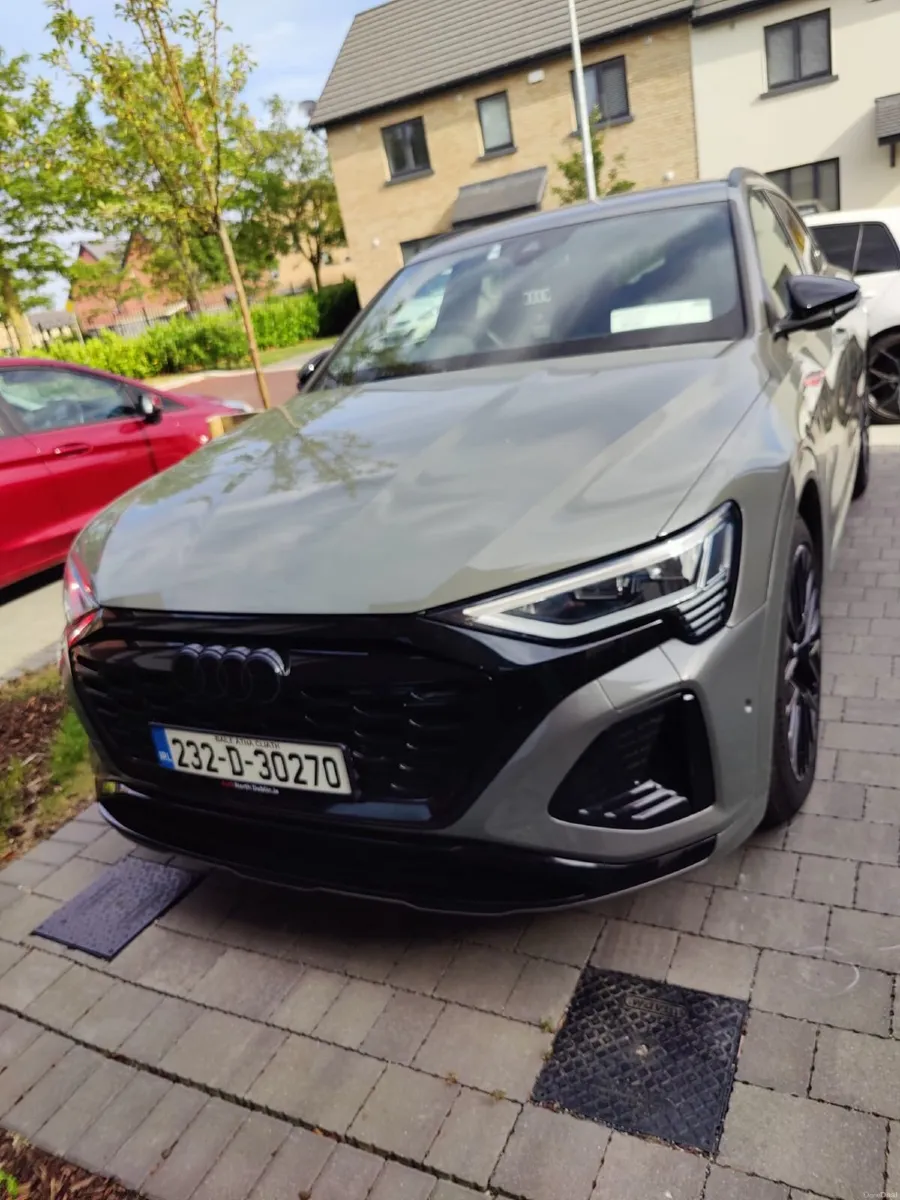 Audi Q8 e-tron 2023 - Image 1