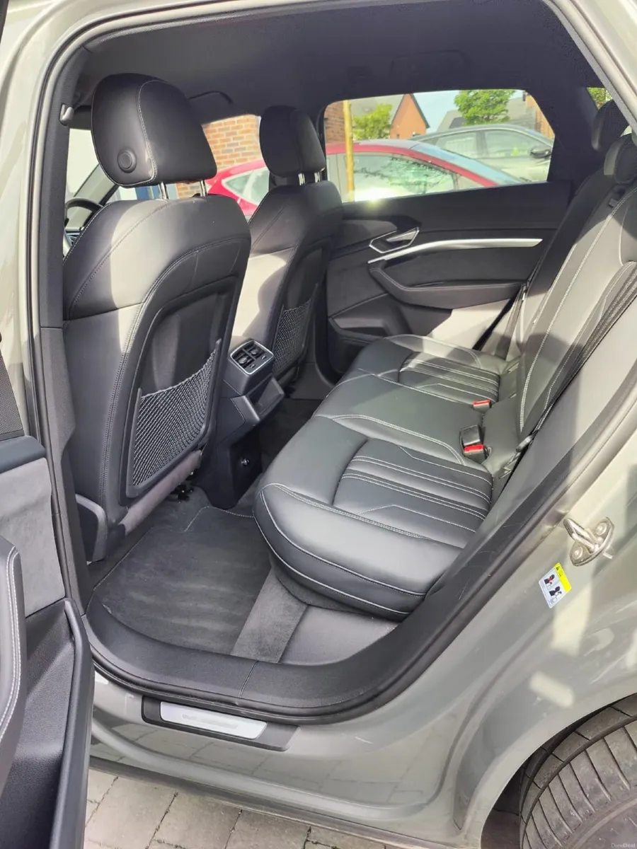 Audi Q8 e-tron 2023 - Image 4