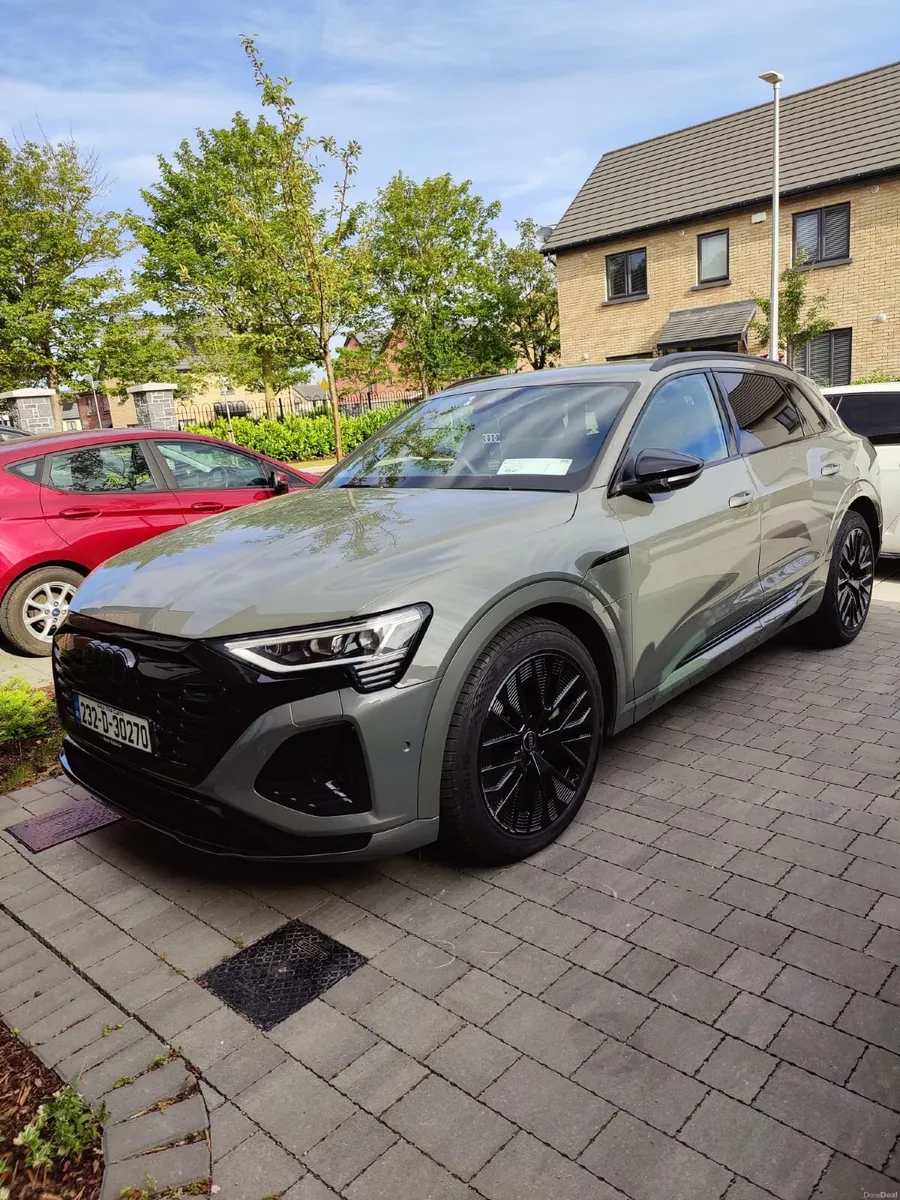 Audi Q8 e-tron 2023 - Image 5