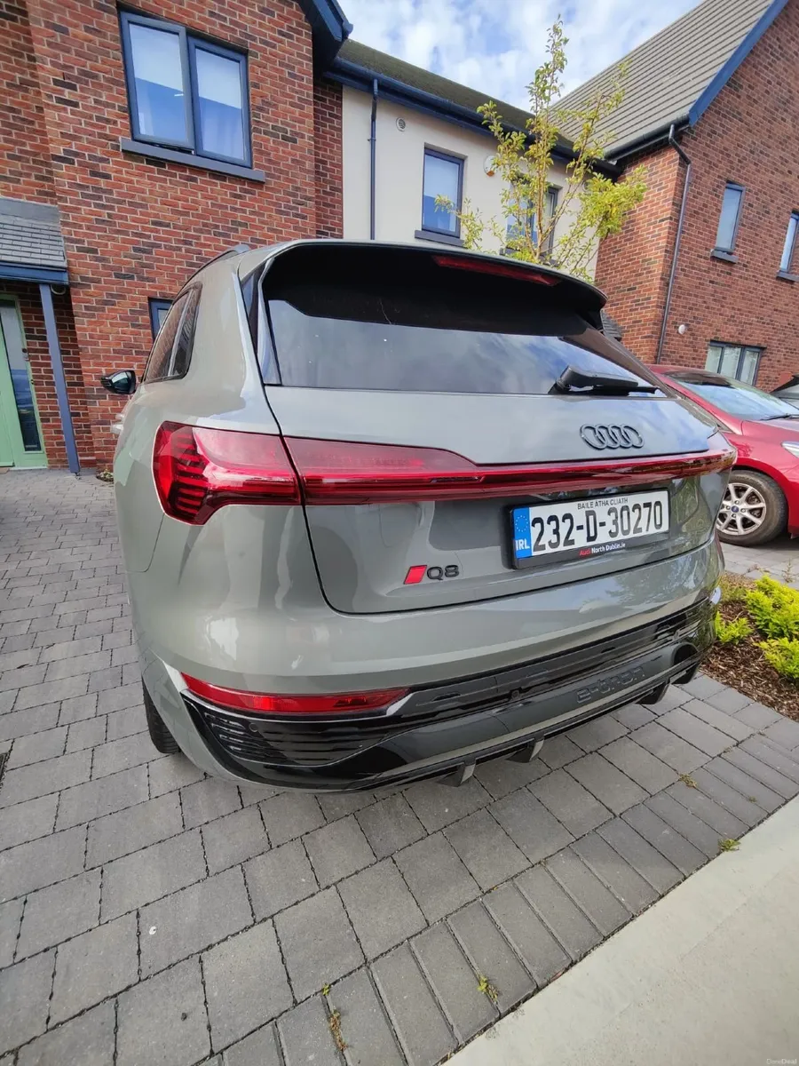 Audi Q8 e-tron 2023 - Image 6