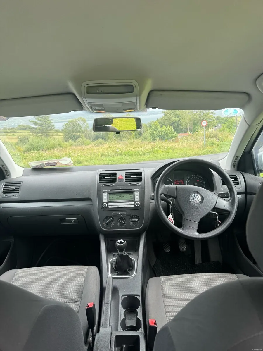 Volkswagen Jetta - Image 5