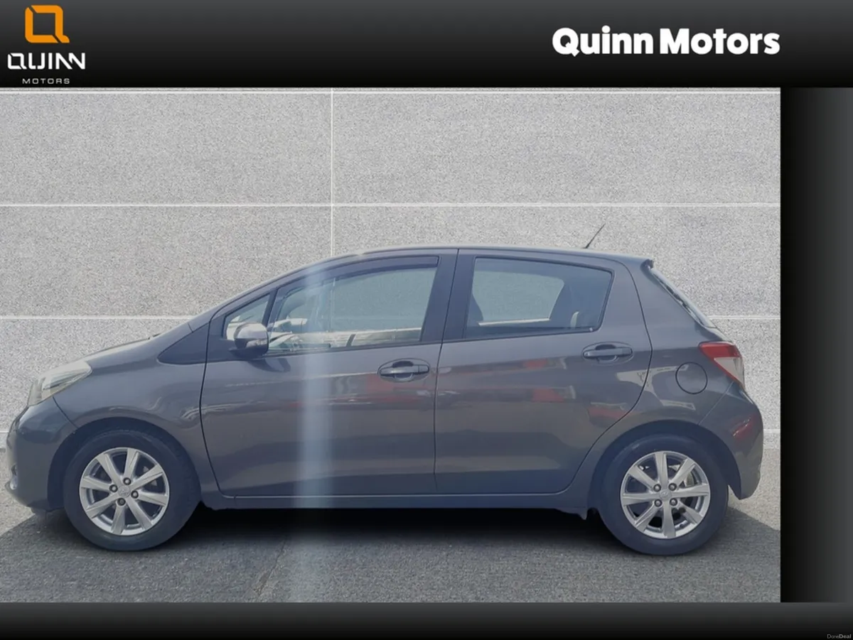 Toyota Yaris D-4D TR 5DR - Image 3