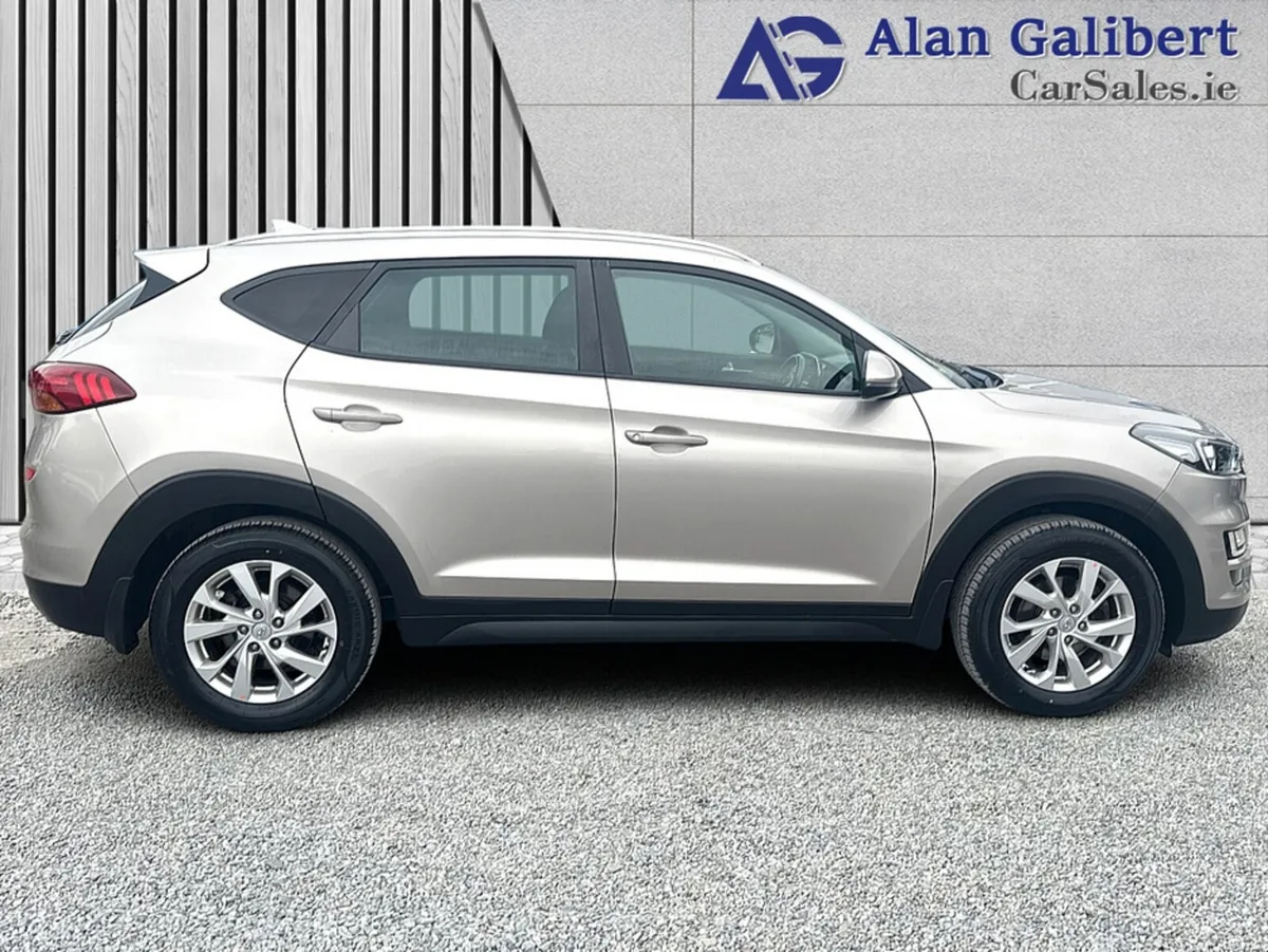 Hyundai Tucson 1.7 Diesel EXECUTIVE - Image 3