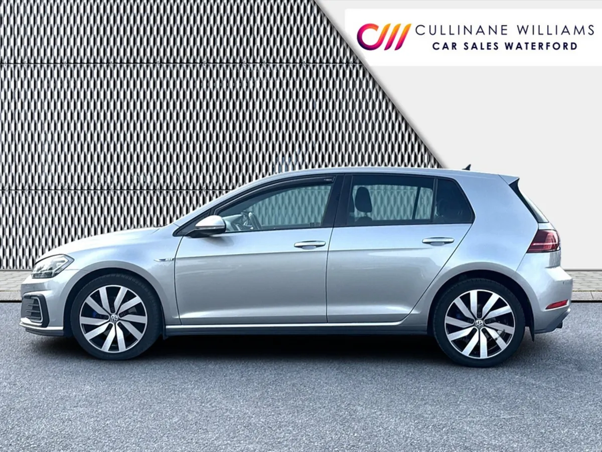Volkswagen Golf 2017 GTE 1.4 ADVANCE PETROL PLUG I - Image 5