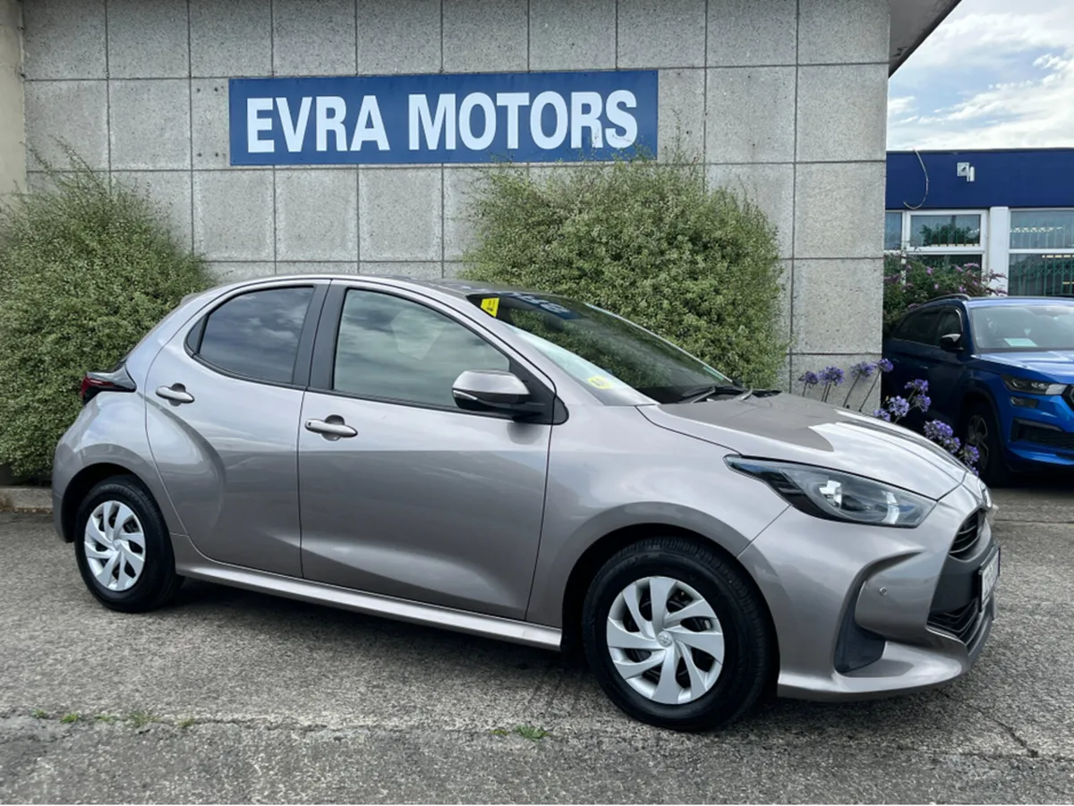 Toyota Yaris X HYBRID AUTOMATIC 1.5 PETROL //KEYLE - Image 3