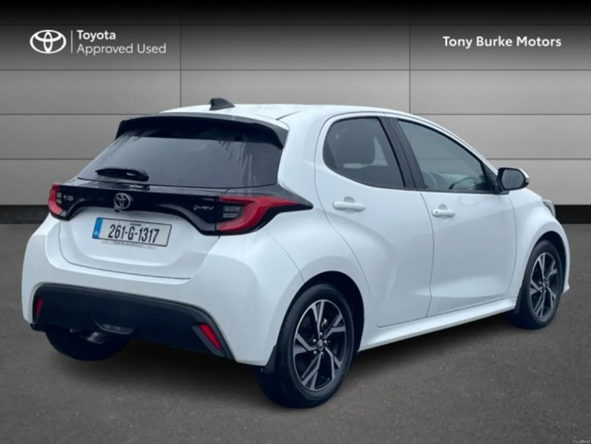 Toyota Yaris - LUNASPORT - 1.5 Hybrid - Automatic- - Image 2
