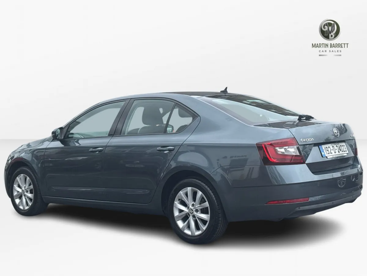 Skoda Octavia AMBITION 2.0 TDI 150HP DSG 4DR - Image 3