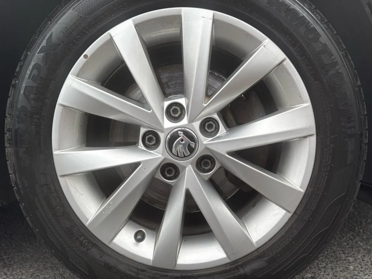 Skoda Octavia AMBITION 2.0 TDI 150HP DSG 4DR - Image 5