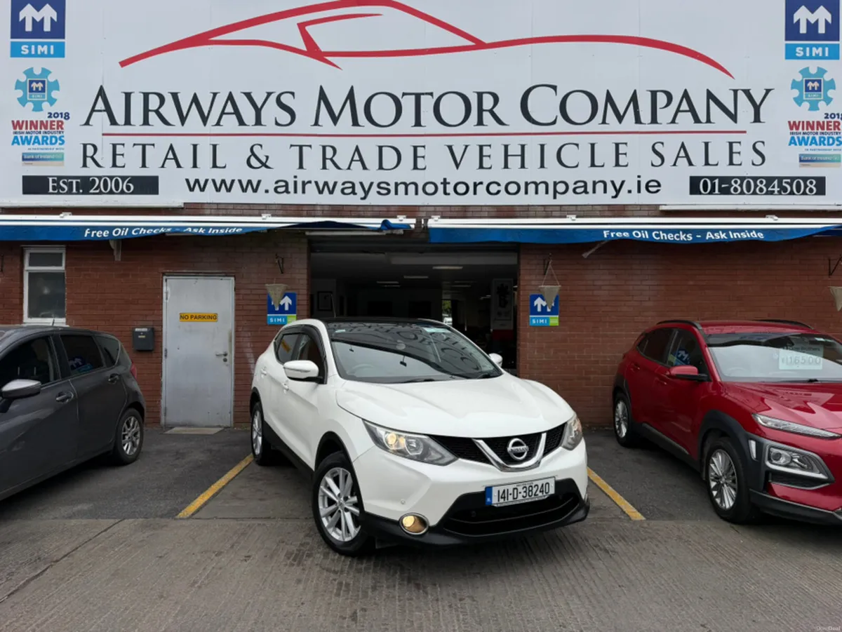 Nissan Qashqai 1.2T PREMIUM 5DR - PANROOF - Image 1