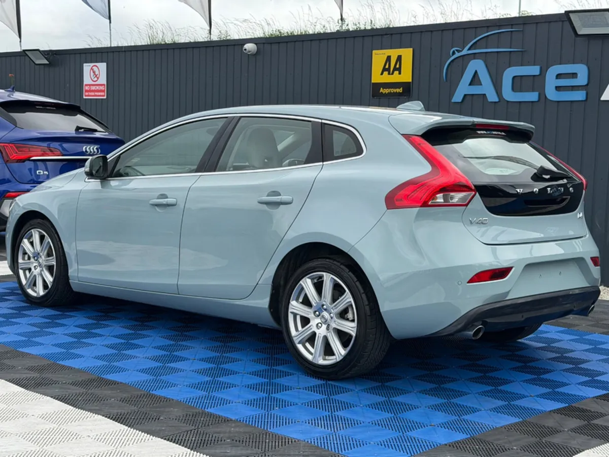 Volvo V40 D4 MOMENTUM - 2.0L DIESEL - AUTO - 12M W - Image 5