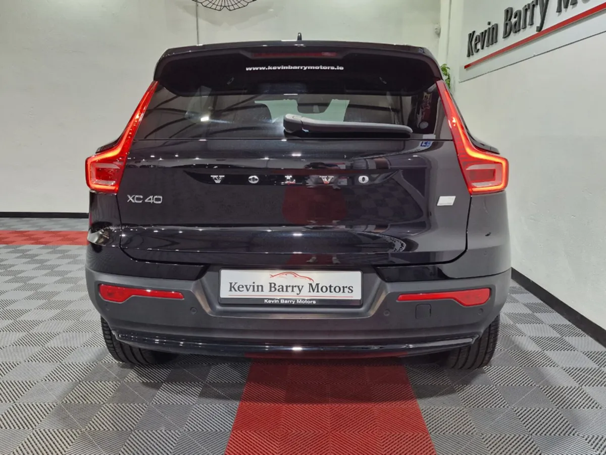 Volvo XC40 T4 RECHARGE PLUS DARK AUTOMATIC **ONE O - Image 3
